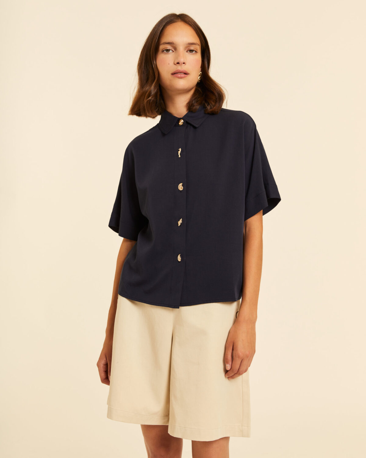 Camisa de manga corta negra