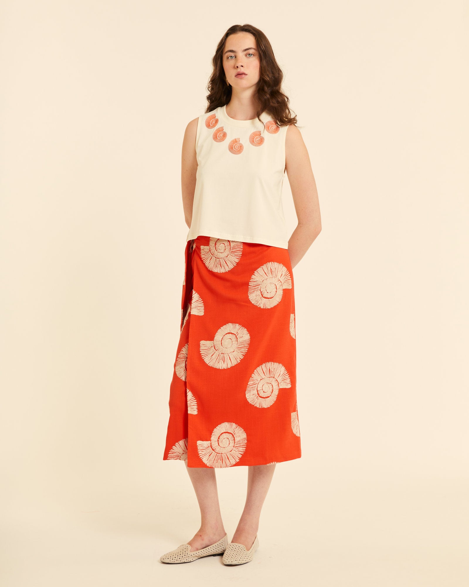 Top de punto con bordado caracolas - Imagen 2