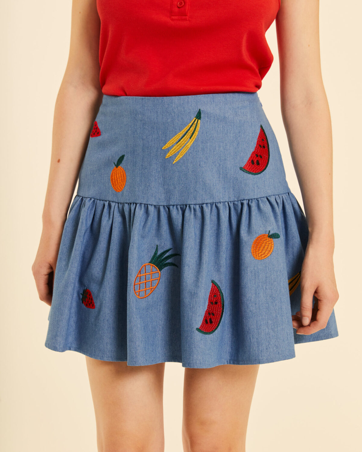 Falda mini denim con bordados