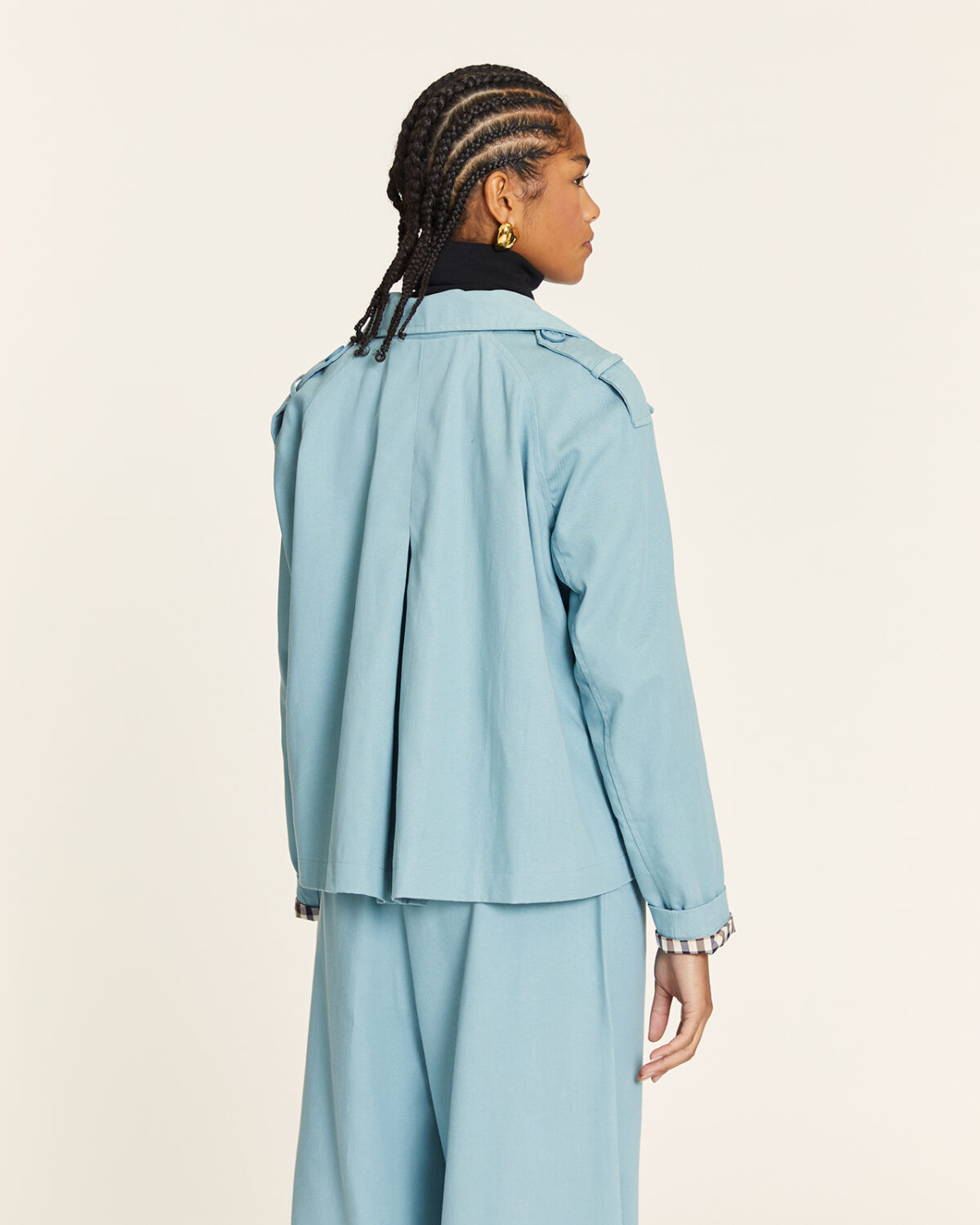 Gabardina Corta Con Forro Cuadros Azul Denim