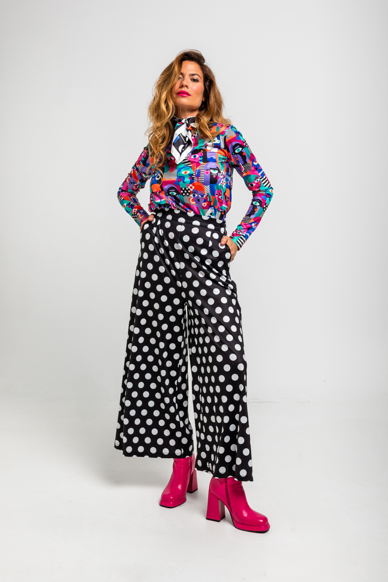 Pantalon Fluido De Estampado De Topos Monocromatico Blanco Y Negro