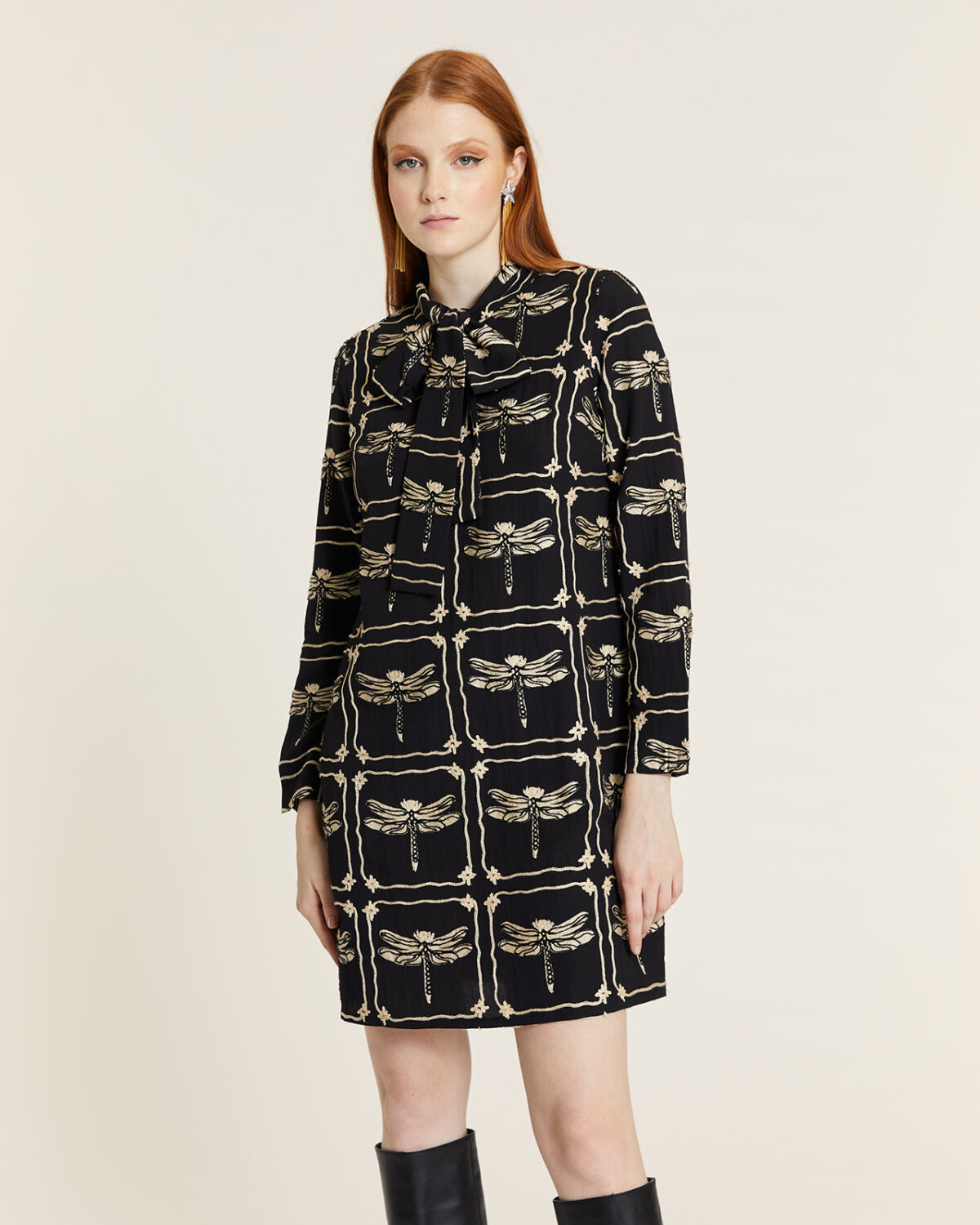 Vestido Lazada Bordado Libelulas Negro