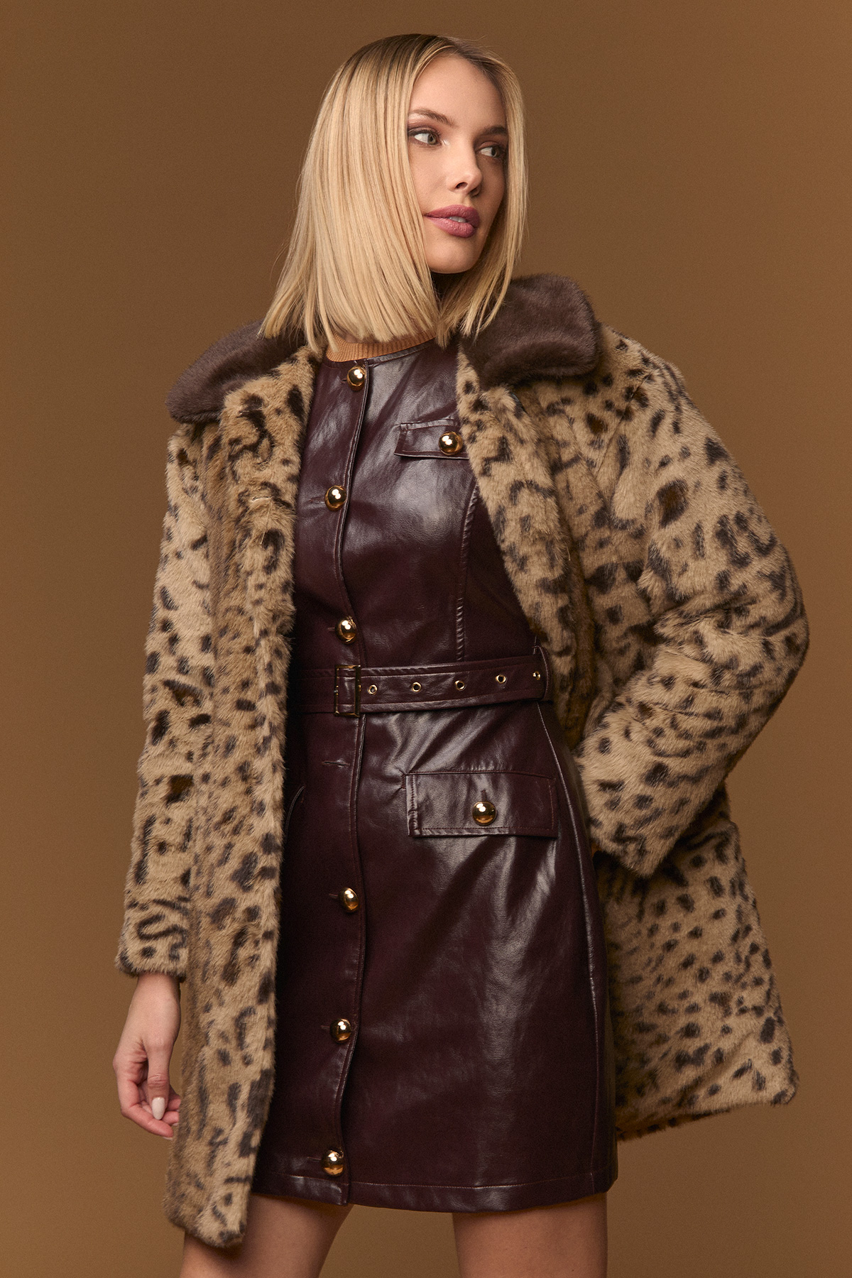 Abrigo Kensington de Minueto – tienda de ropa de mujer en Estepona, Costa del Sol