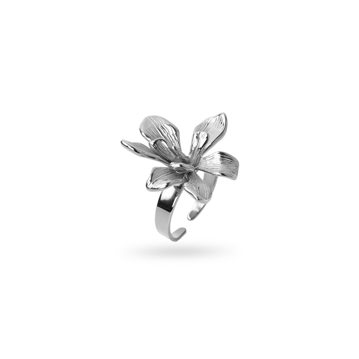 Anillo Ajustable Essentials Flor Relieve en Plateado, bisutería de acero de la colección Essentials — Tiendas Via Vai Estepona