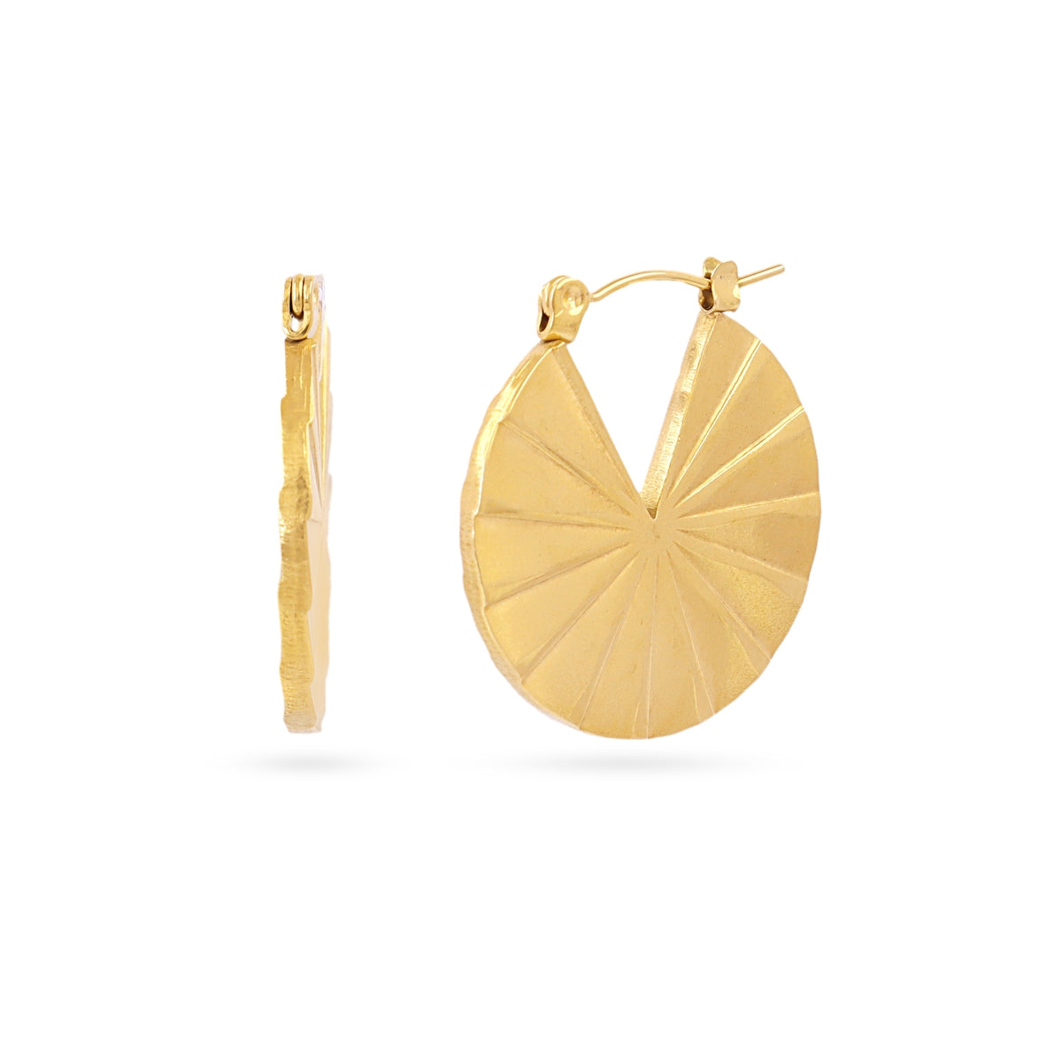 Aros Essentials Disco Plisado en Dorado, bisutería de acero de la colección Essentials — Tiendas Via Vai Estepona