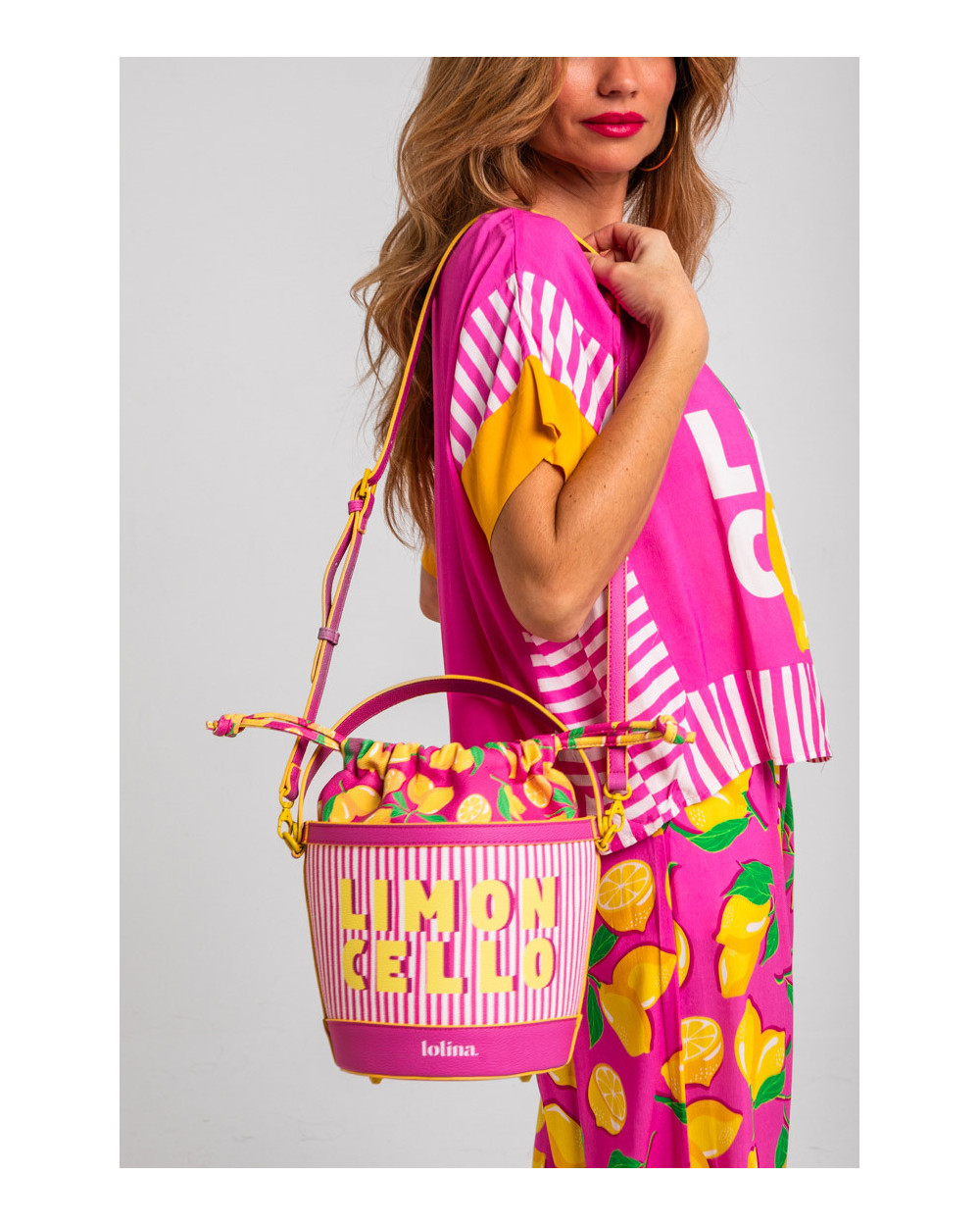 Bolso Bucket bombonera / Bandolera polipiel multicolor rosa de limones - Limoncello