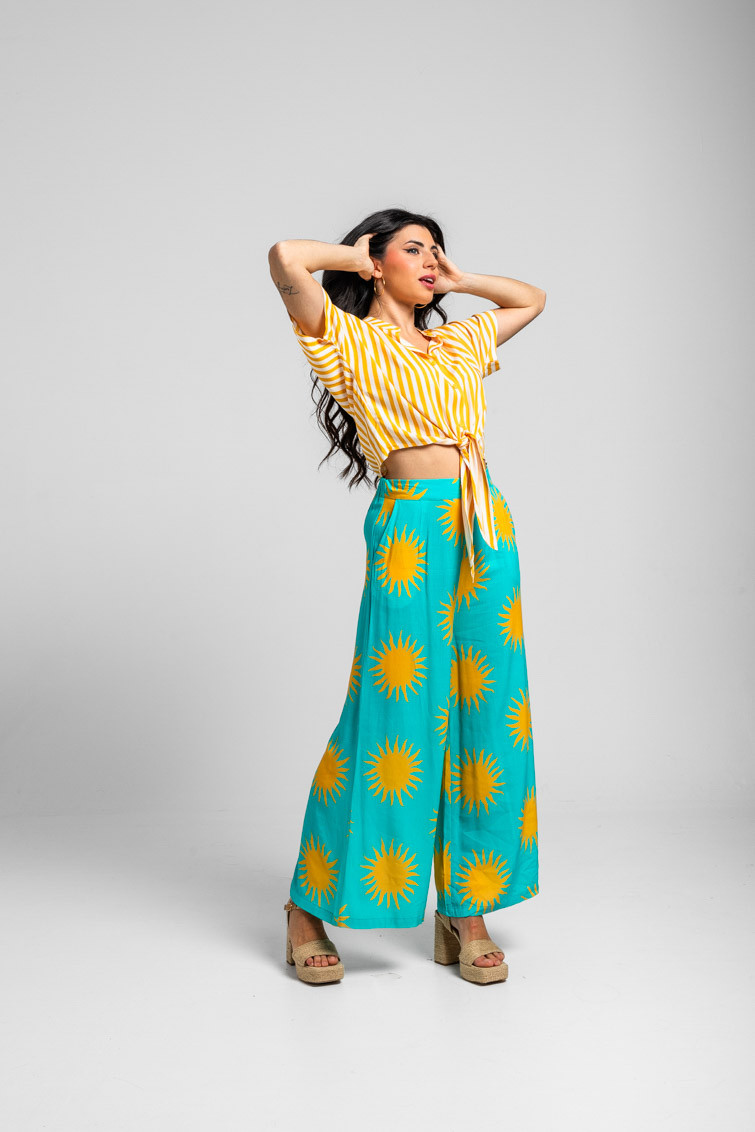 Camisa cuello mao anudada de rayas blancas y amarillas - Oh Sole mio Lolina - Imagen 3