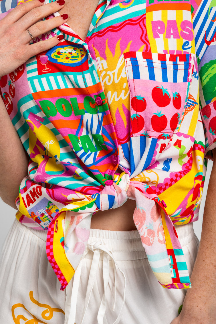 Camisa safari de estampado collage italiano - Dolce Far Niente Lolina - Imagen 5