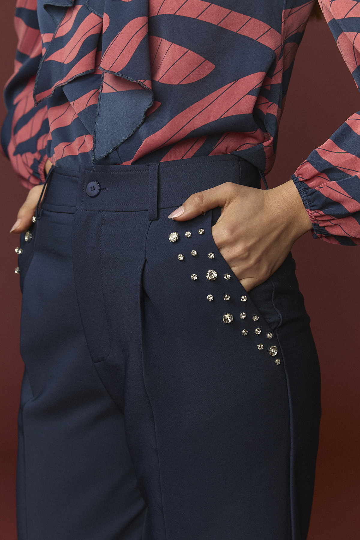 Pantalón Buckingham de Minueto – tienda de ropa de mujer en Estepona, Costa del Sol