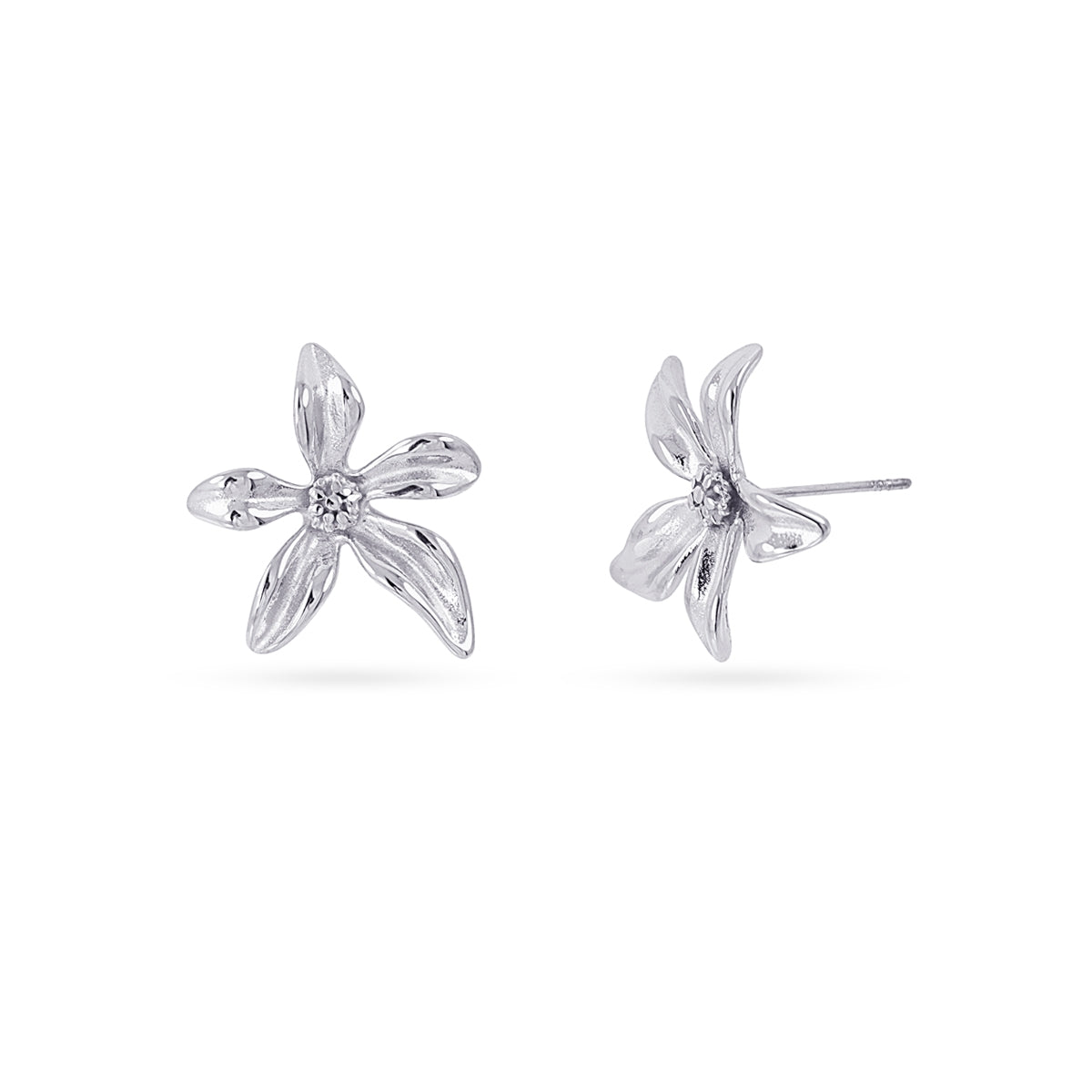 Pendientes Essentials Flor Curvada en Plateado, bisutería de acero de la colección Essentials — Tiendas Via Vai Estepona