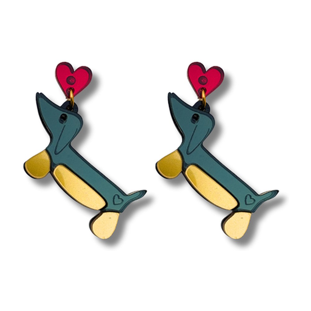 Pendientes de metacrilato con un perro teckel de cuerpo azul petróleo y orejas doradas, con un corazón rojo, fondo blanco