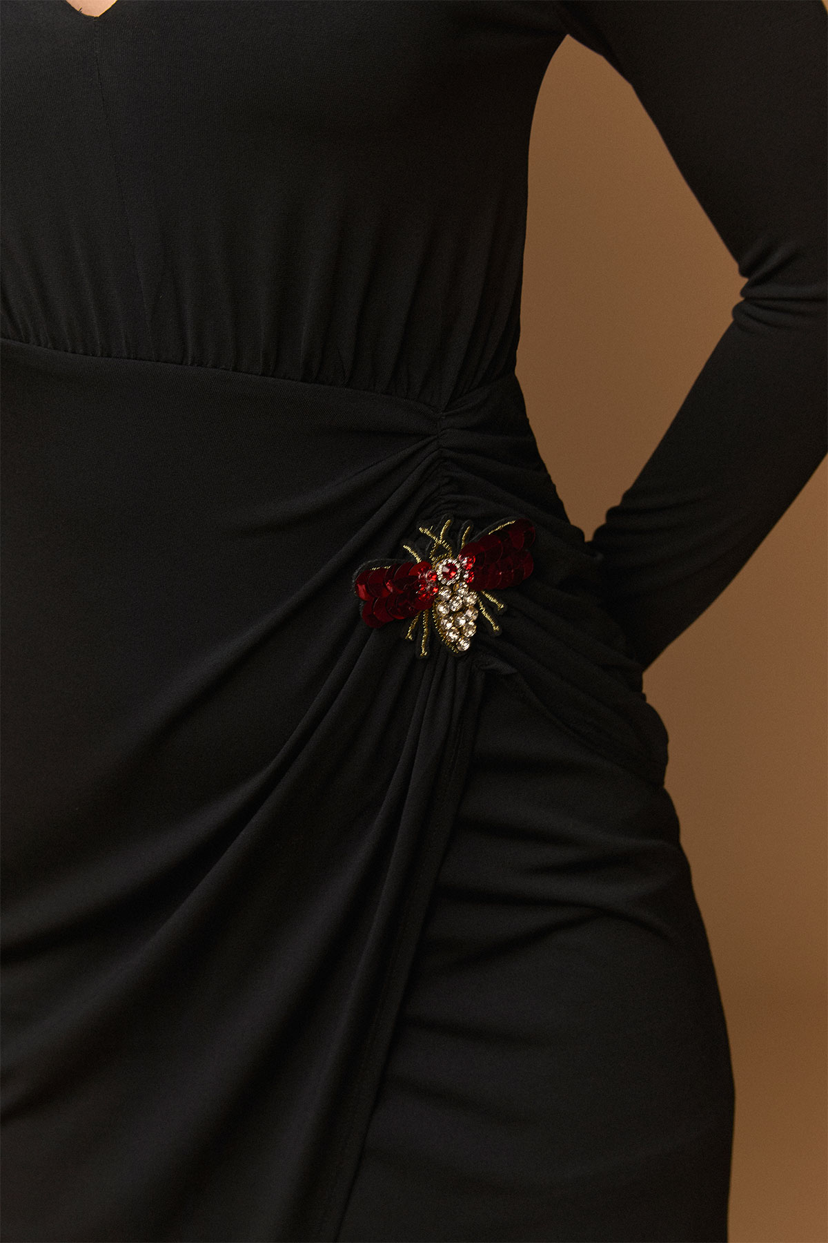 Vestido Black Dragon de Minueto – tienda de ropa de mujer en Estepona, Costa del Sol